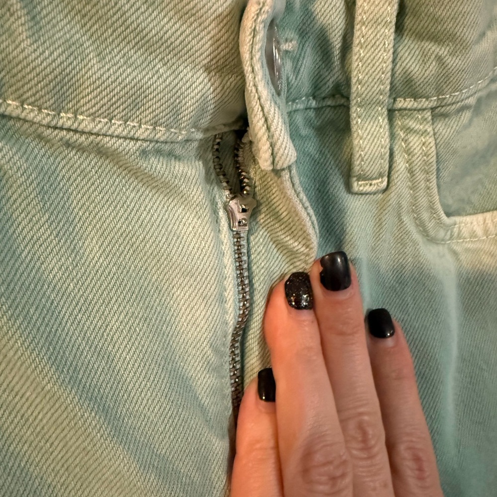 Frame Denim Le Jane Wide Leg Crop in Light Mint - Picture 5 of 6